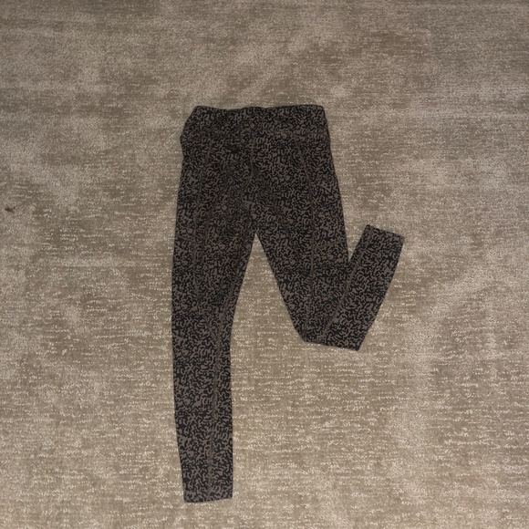 Pact Women’s Pocket Leggings - Small, leopard print - Picture 4 of 4